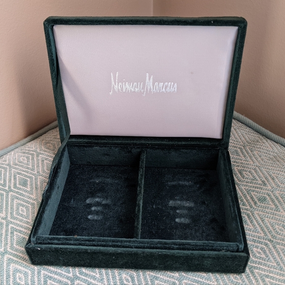 Neiman Marcus Gingerbread Salt & Pepper Shakers - Picture 9 of 10